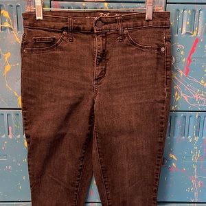 Universal Threads. Black Jeggings.  Size 6. W5-12